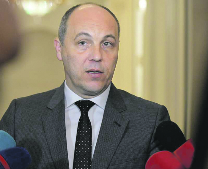 Зеленскому придется отвечать за Порошенко